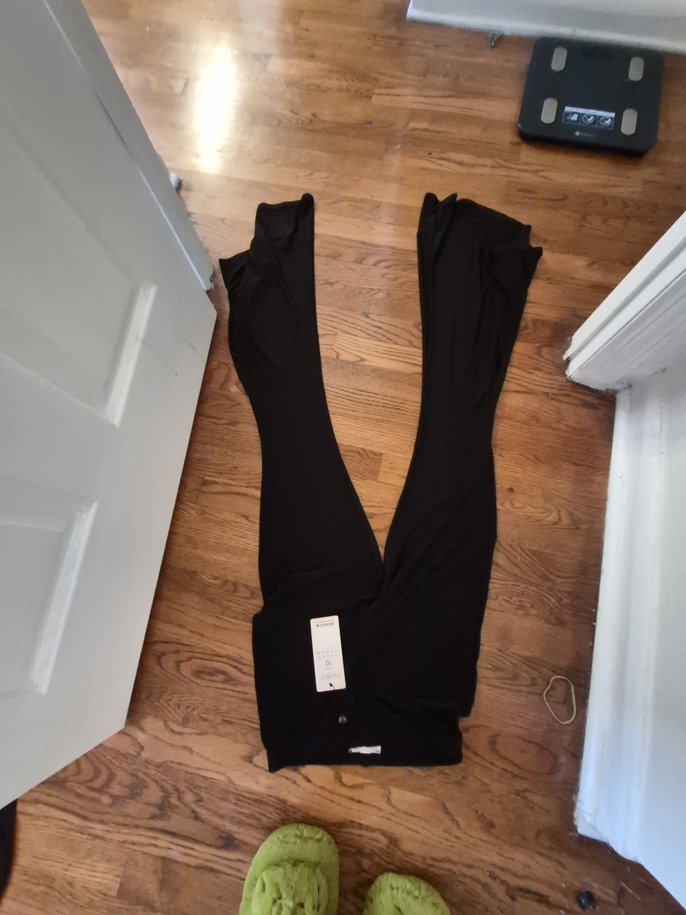 Black Wide-Leg Jumpsuit — Sleek Minimal Design (Fit & Flare)